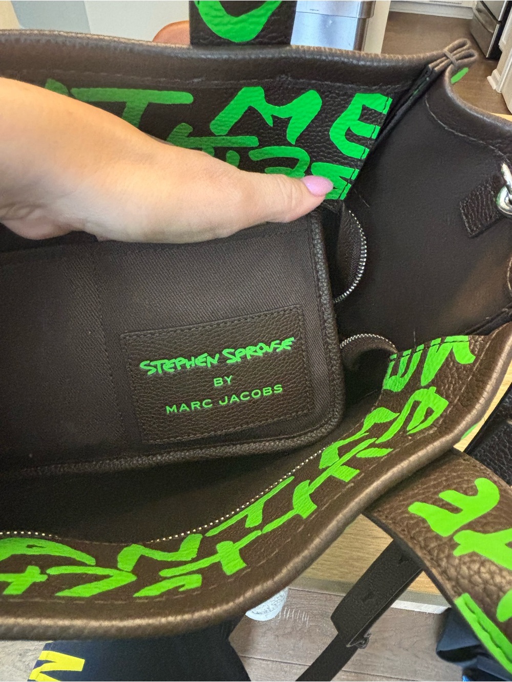 Marc Jacobs Black & Neon Green The Tote Bag - Sprouse limited edition - Picture 5 of 11